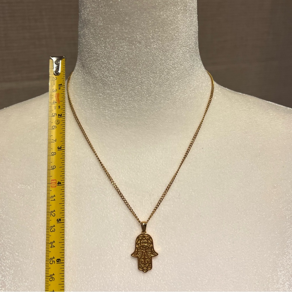 Elegant Gold Hamsa Pendant Necklace - Picture 4 of 6